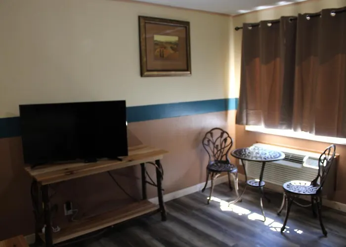 Lockview Motel
