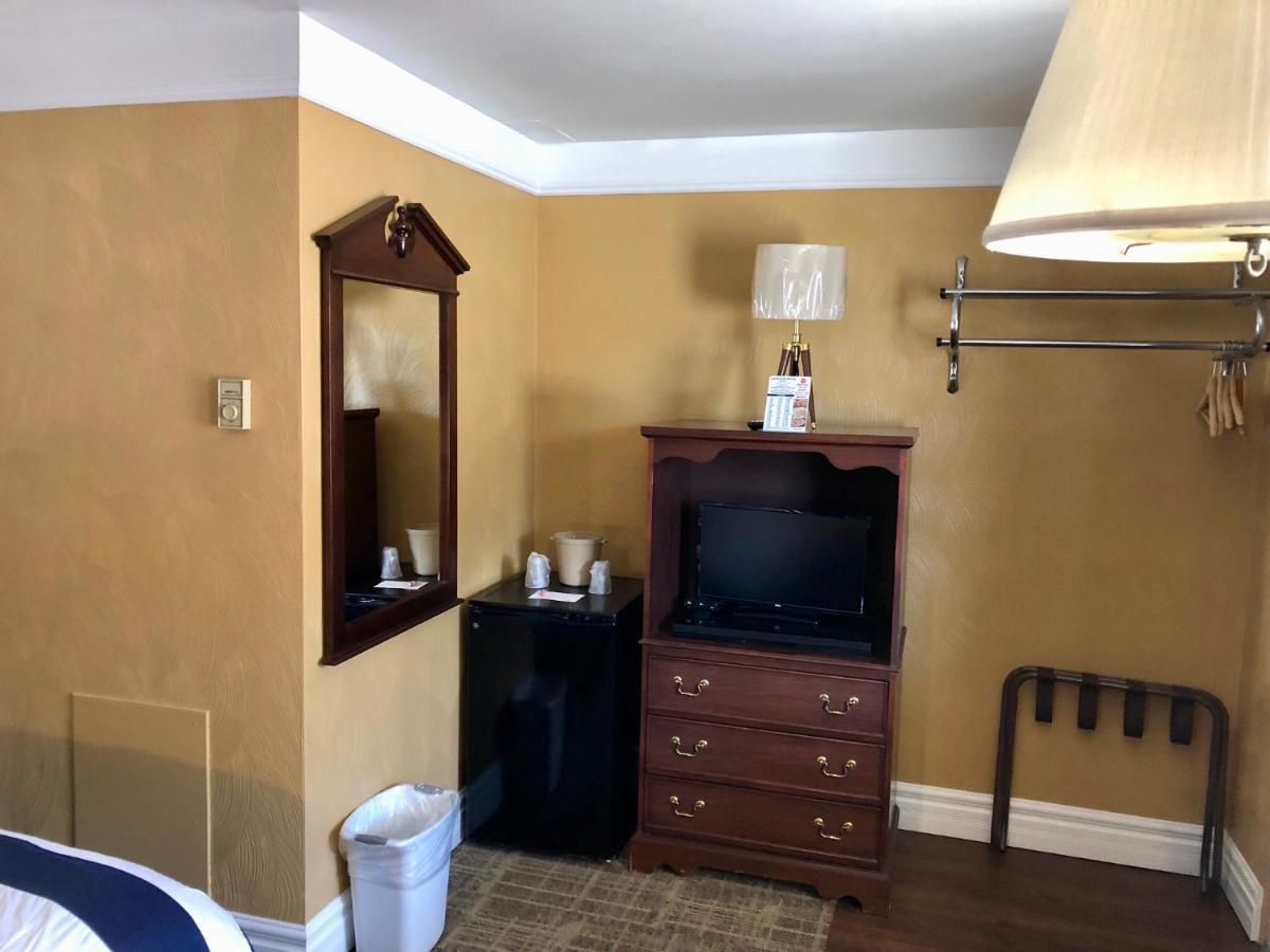 Lockview Hotel 2*